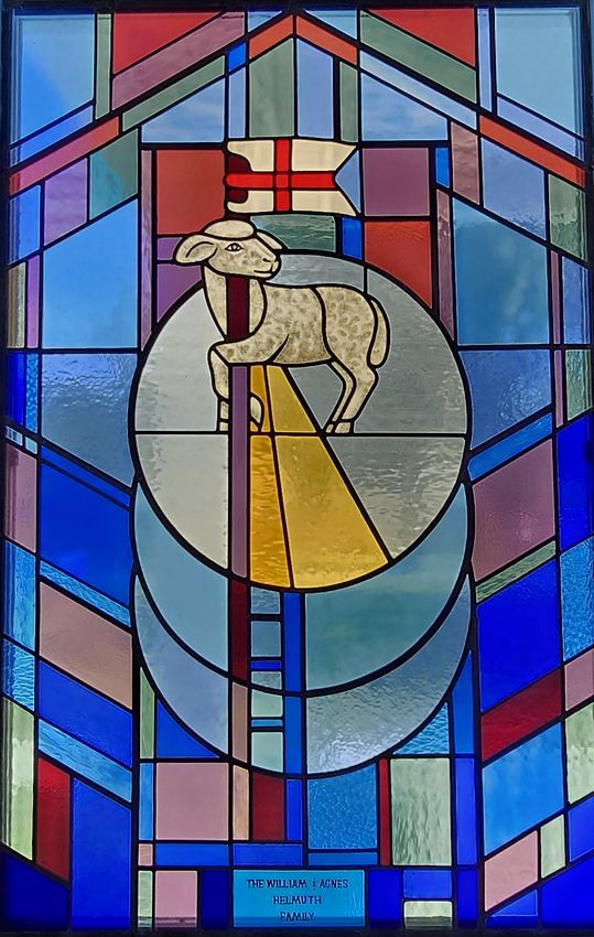 Stained glass window: Lamb of God